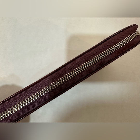 Authentic Dior Patent Trotter Long Zip Wallet on chain - Picture 6 of 10